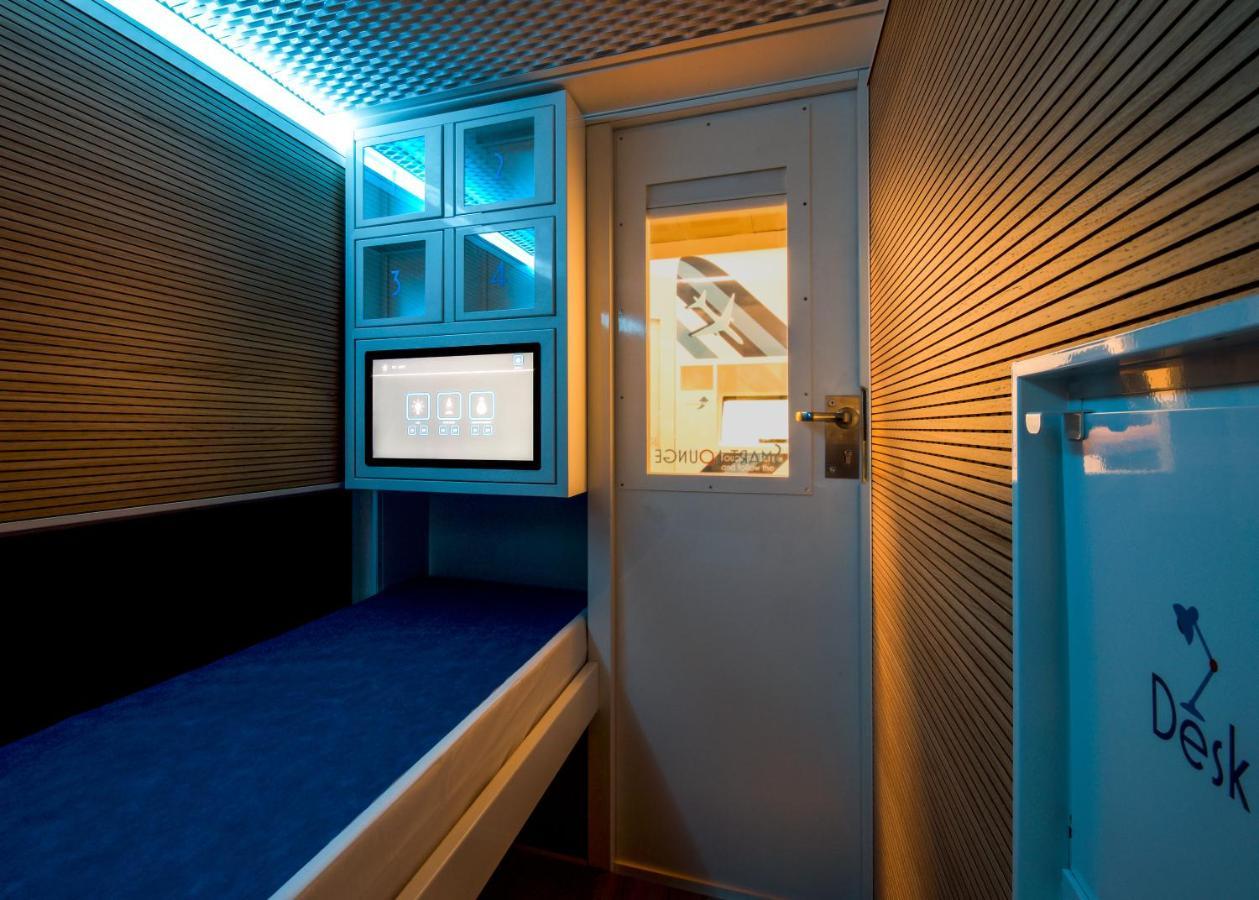 Resting Pods - Zzzleepandgo Modlin Airport Wmi 호텔 Nowy Dwór Mazowiecki 외부 사진
