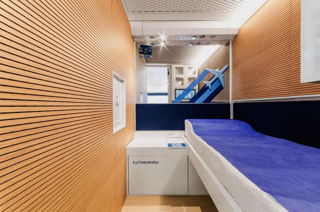 Resting Pods - Zzzleepandgo Modlin Airport Wmi 호텔 Nowy Dwór Mazowiecki 외부 사진