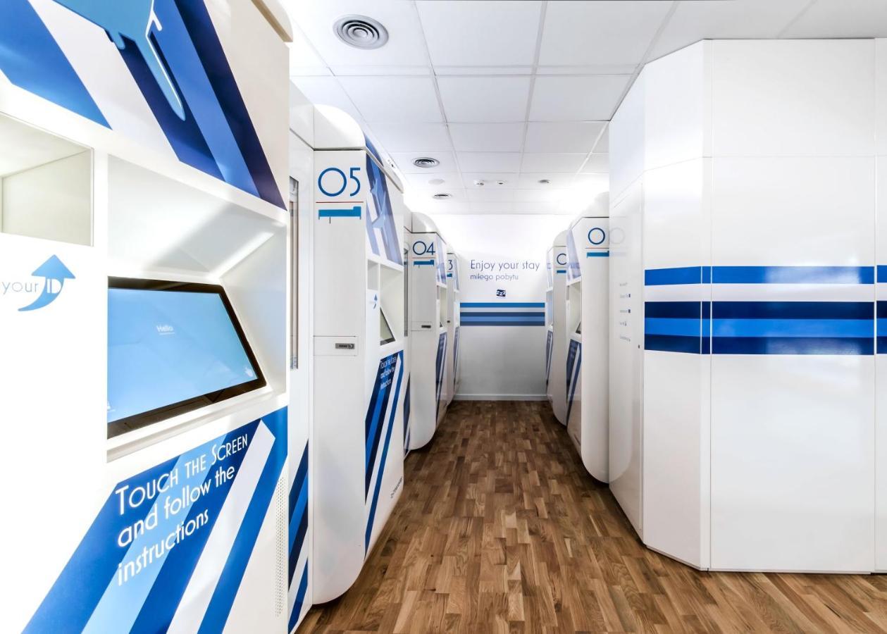 Resting Pods - Zzzleepandgo Modlin Airport Wmi 호텔 Nowy Dwór Mazowiecki 외부 사진